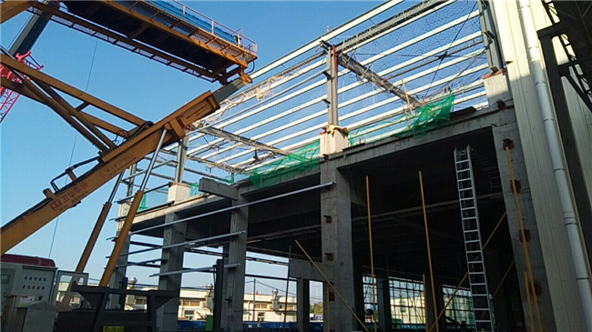 湖南住友橡膠工廠高空壓瓦案例